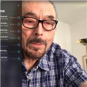 Mathe-Tutor, der Schüler von 6. bis 13. Klasse unterrichtet, online über Skype